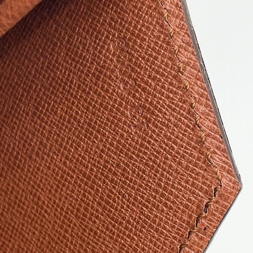 Louis Vuitton Serviette Conseiller