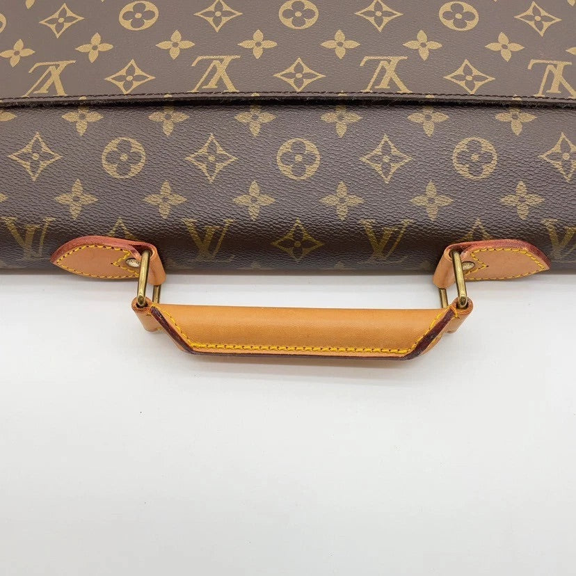 Louis Vuitton Serviette Conseiller