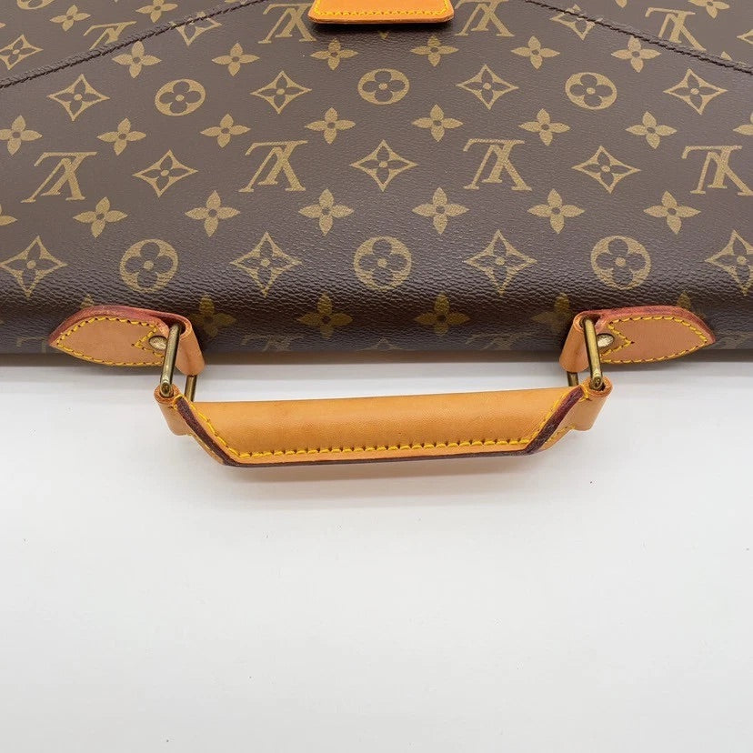 Louis Vuitton Serviette Conseiller