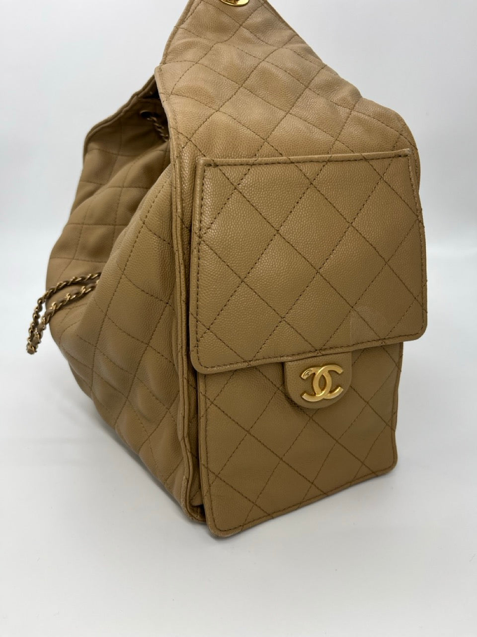 Chanel 25 Medium Hobo bag | Beige