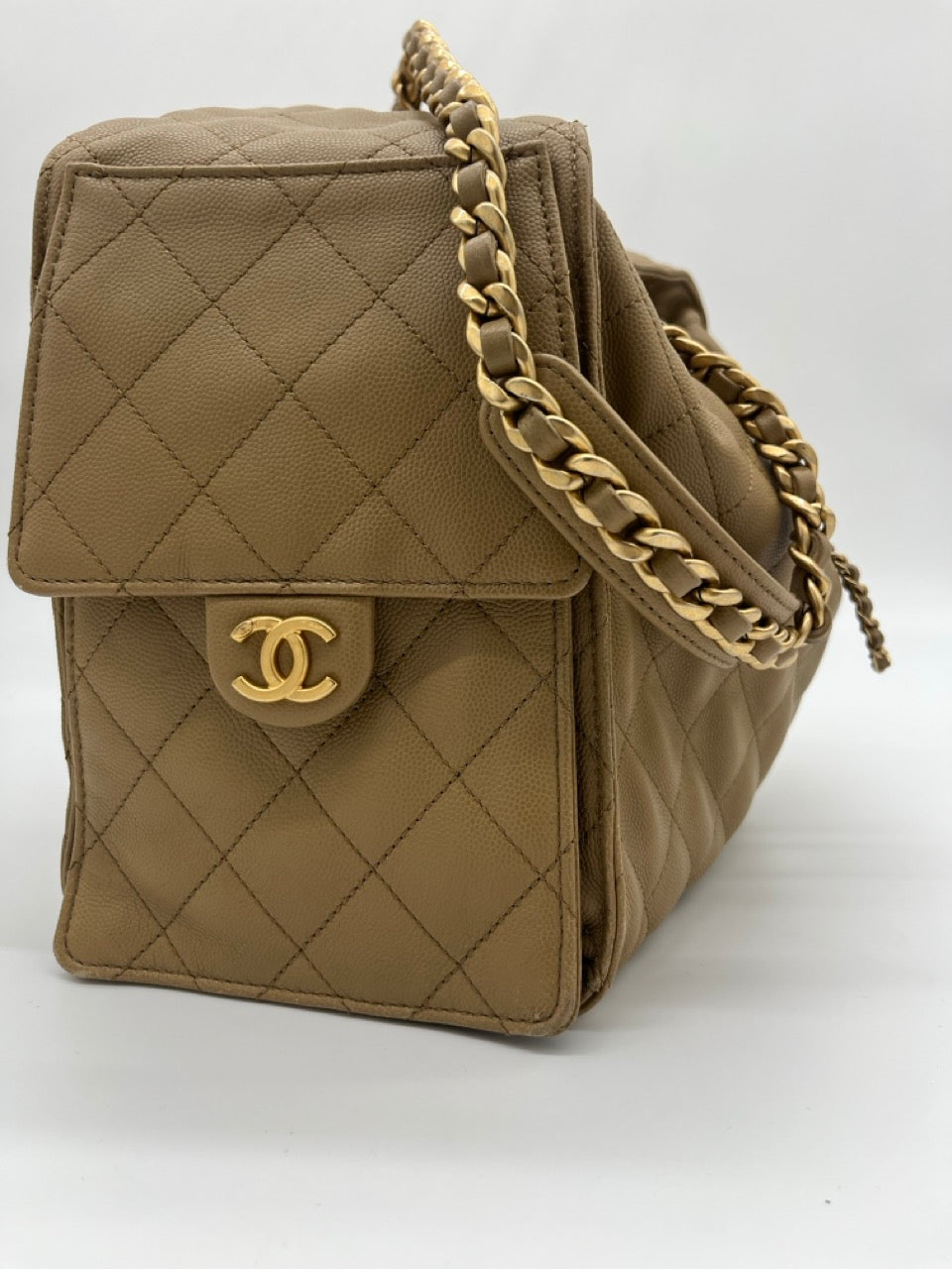 Chanel 25 Medium Hobo bag | Beige
