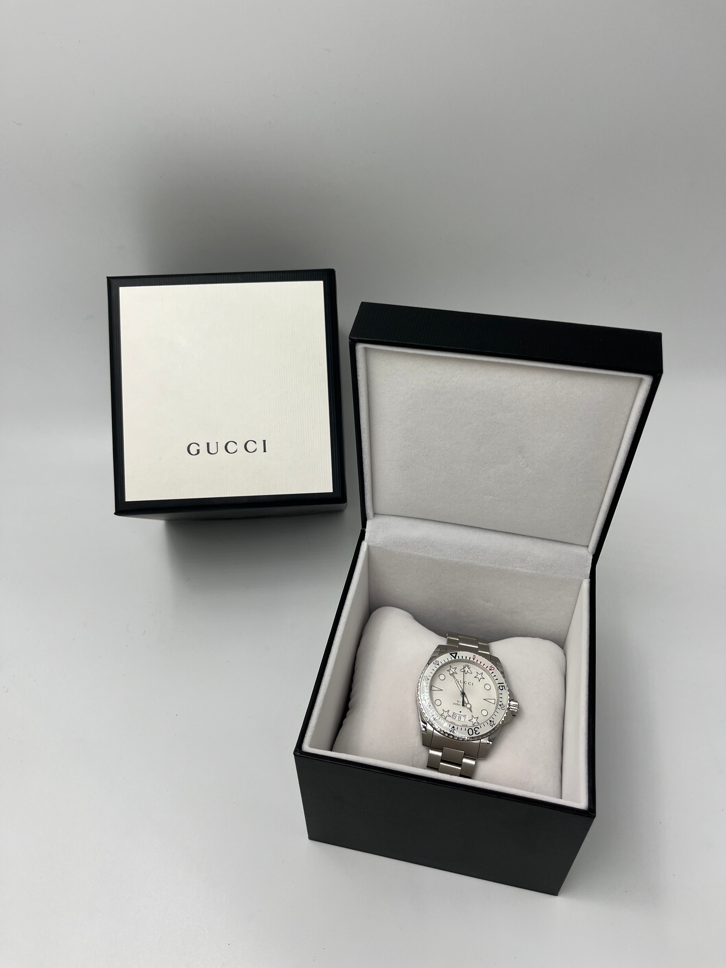 Gucci Dive watch - Silver White